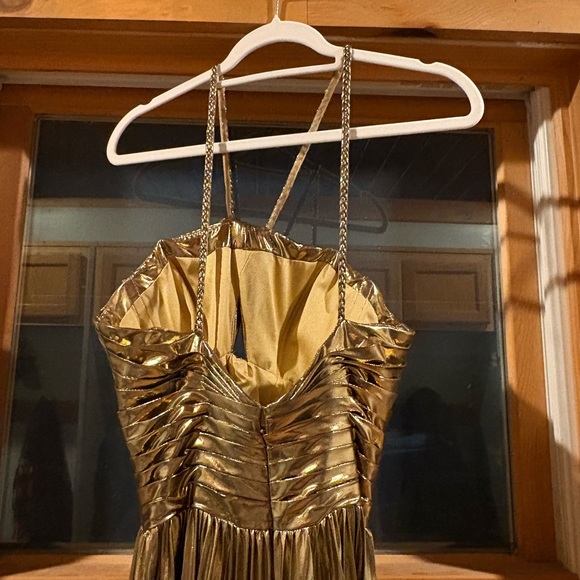 Sherri Hill Gold Metallic Dress - Picture 4 of 8